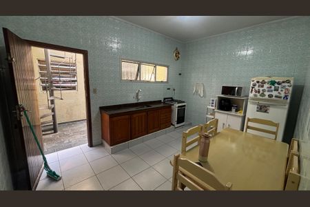 Casa à venda com 175m², 2 quartos e 2 vagasCozinha