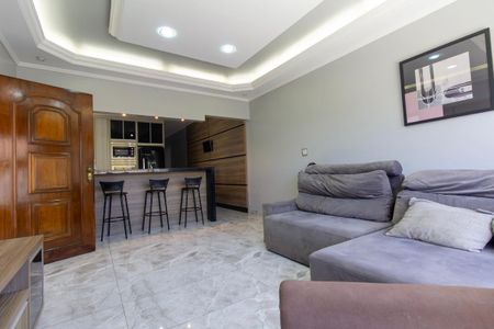 Casa à venda com 240m², 2 quartos e 4 vagas Casa à venda com 240m², 2 quartos e 4 vagasSala