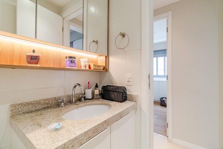 Apartamento à venda com 81m², 3 quartos e 2 vagasBanheiro Social