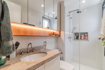 Apartamento à venda com 81m², 3 quartos e 2 vagasBanheiro da Suíte