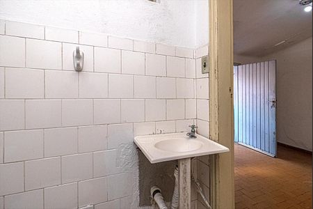 Casa para alugar com 224m², 3 quartos e 4 vagas Casa para alugar com 224m², 3 quartos e 4 vagasbanheiro_4