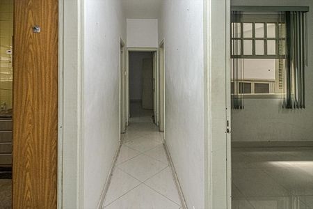 Casa para alugar com 224m², 3 quartos e 4 vagas Casa para alugar com 224m², 3 quartos e 4 vagascorredor para os cômodos_1