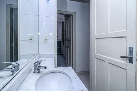Casa para alugar com 224m², 3 quartos e 4 vagas Casa para alugar com 224m², 3 quartos e 4 vagasbanheiro social_4