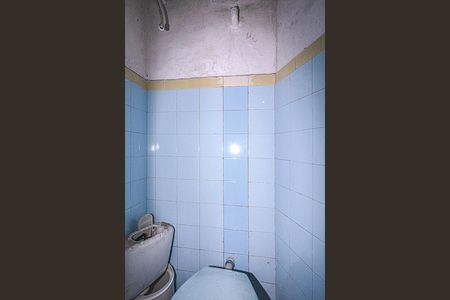 Casa para alugar com 224m², 3 quartos e 4 vagas Casa para alugar com 224m², 3 quartos e 4 vagasbanheiro na área de serviço_4