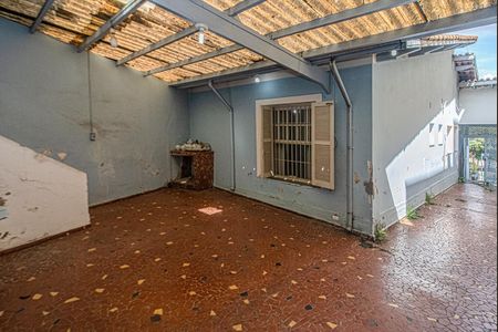 Casa para alugar com 224m², 3 quartos e 4 vagas Casa para alugar com 224m², 3 quartos e 4 vagasquintal e área de serviço_2