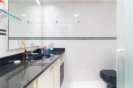 Casa de condomínio para alugar com 140m², 4 quartos e 1 vagaBanheiro 1