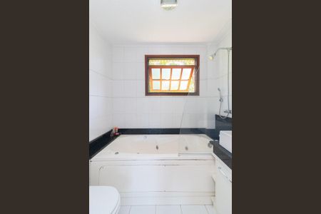 Casa de condomínio para alugar com 140m², 4 quartos e 1 vagaBanheiro 2