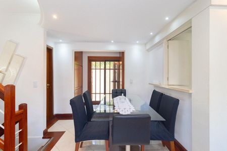 Casa de condomínio para alugar com 140m², 4 quartos e 1 vagaSala 