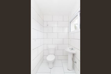 Banheiro  de casa de condomínio para alugar com 1 quarto, 55m² em Santa Tereza, Porto Alegre