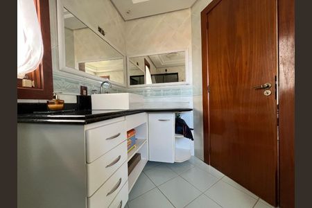 Casa para alugar com 400m², 4 quartos e 12 vagasBanheiro 1