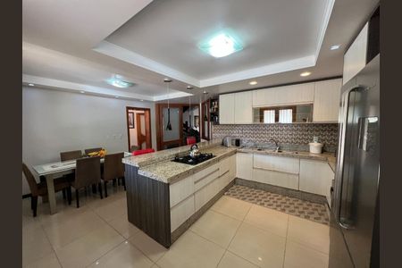 Casa para alugar com 400m², 4 quartos e 12 vagasCozinha