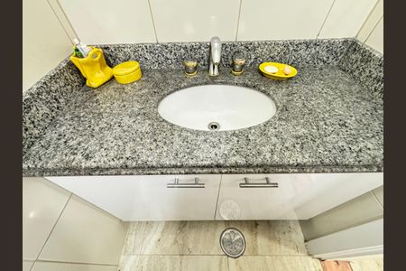 Apartamento para alugar com 82m², 2 quartos e 2 vagas Apartamento para alugar com 82m², 2 quartos e 2 vagasBanheiro da Suíte 1