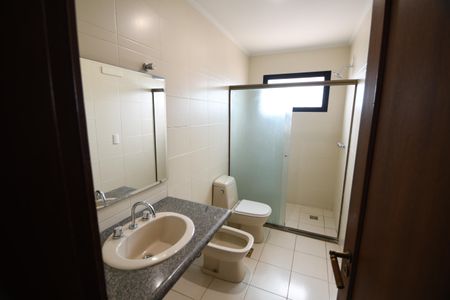 Apartamento para alugar com 245m², 4 quartos e 2 vagasBanheiro