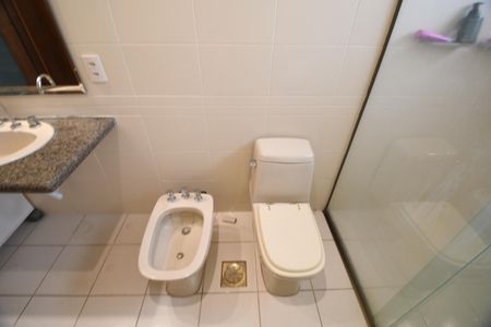 Apartamento para alugar com 245m², 4 quartos e 2 vagasBanheiro Suíte