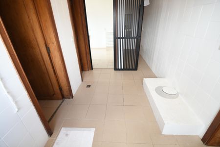 Apartamento para alugar com 245m², 4 quartos e 2 vagasÁrea de Serviço