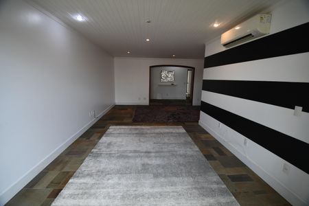 Apartamento para alugar com 245m², 4 quartos e 2 vagasSala