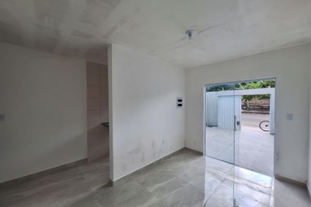 Sala de casa para alugar com 2 quartos, 100m² em Parque Paulista, Duque de Caxias