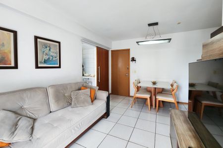 Apartamento à venda com 65m², 2 quartos e 1 vaga Apartamento à venda com 65m², 2 quartos e 1 vagaSala
