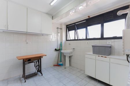 Apartamento para alugar com 250m², 3 quartos e 4 vagas Apartamento para alugar com 250m², 3 quartos e 4 vagasÁrea de serviço