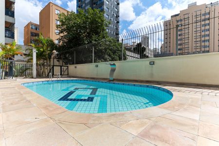 Apartamento para alugar com 250m², 3 quartos e 4 vagas Apartamento para alugar com 250m², 3 quartos e 4 vagasÁrea comum - Piscina