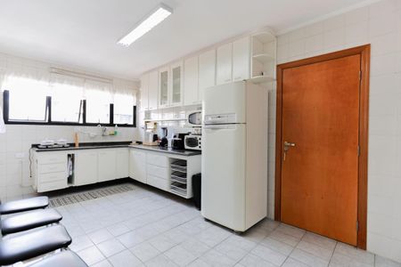 Apartamento para alugar com 250m², 3 quartos e 4 vagas Apartamento para alugar com 250m², 3 quartos e 4 vagasCozinha