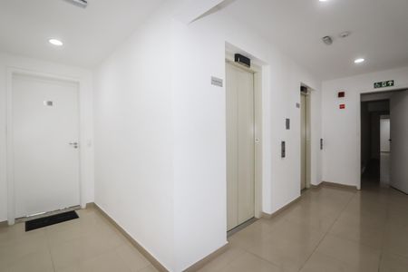 Apartamento para alugar com 77m², 2 quartos e 2 vagasHall Social