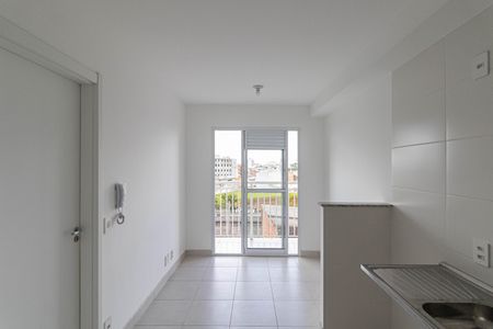 Sala/Cozinha/Área de Serviço  de apartamento para alugar com 1 quarto, 38m² em Vila Ré, São Paulo