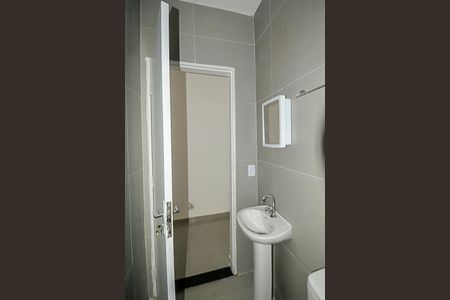 Casa para alugar com 55m², 2 quartos e sem vaga Casa para alugar com 55m², 2 quartos e sem vagaBanheiro