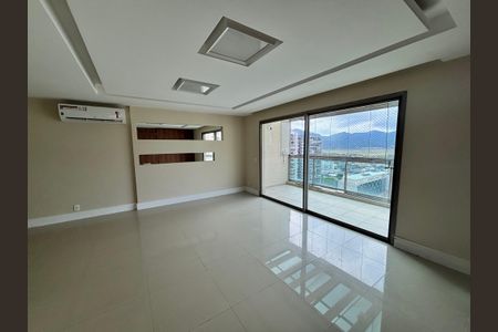 Sala de apartamento para alugar com 4 quartos, 143m² em Recreio dos Bandeirantes, Rio de Janeiro