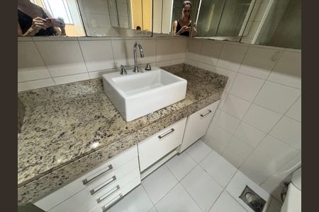 Apartamento para alugar com 143m², 4 quartos e 2 vagasBanheiro do Quarto 2