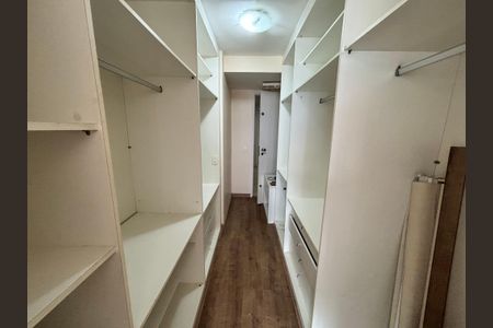 Apartamento para alugar com 143m², 4 quartos e 2 vagasCloset do quarto 2