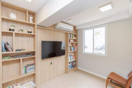 Apartamento à venda com 43m², 2 quartos e 1 vaga Apartamento à venda com 43m², 2 quartos e 1 vagaÁrea comum - Salão de jogos