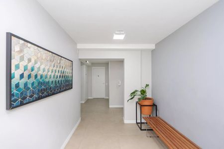 Apartamento à venda com 43m², 2 quartos e 1 vaga Apartamento à venda com 43m², 2 quartos e 1 vagaHall social