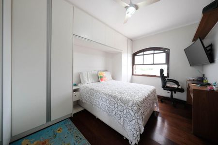 Casa à venda com 230m², 3 quartos e 5 vagasSuíte 2