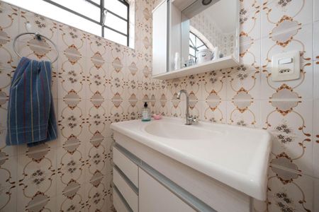 Casa à venda com 230m², 3 quartos e 5 vagasBanheiro 1