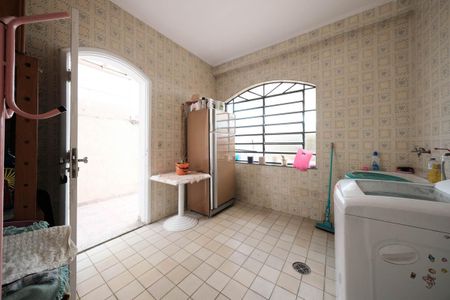 Casa à venda com 230m², 3 quartos e 5 vagasÁrea de Serviço