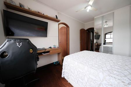 Casa à venda com 230m², 3 quartos e 5 vagasSuíte 2