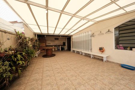 Casa à venda com 230m², 3 quartos e 5 vagasQuintal