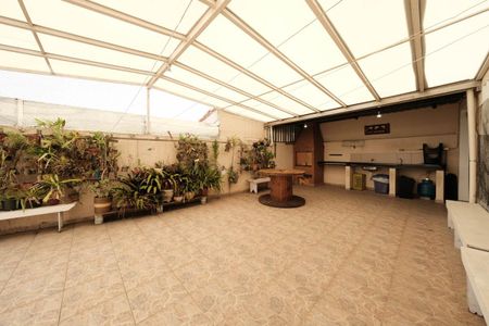 Casa à venda com 230m², 3 quartos e 5 vagasQuintal