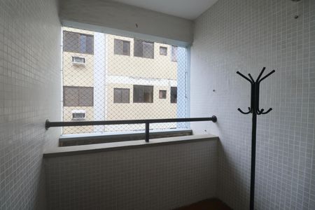 Apartamento para alugar com 146m², 3 quartos e 4 vagas Apartamento para alugar com 146m², 3 quartos e 4 vagasVaranda