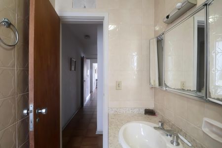 Apartamento para alugar com 146m², 3 quartos e 4 vagas Apartamento para alugar com 146m², 3 quartos e 4 vagasBanheiro Social