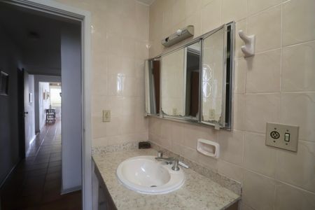 Apartamento para alugar com 146m², 3 quartos e 4 vagas Apartamento para alugar com 146m², 3 quartos e 4 vagasBanheiro Social