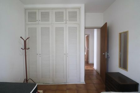 Apartamento para alugar com 146m², 3 quartos e 4 vagas Apartamento para alugar com 146m², 3 quartos e 4 vagasQuarto