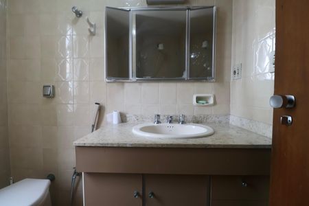 Apartamento para alugar com 146m², 3 quartos e 4 vagas Apartamento para alugar com 146m², 3 quartos e 4 vagasBanheiro Suíte