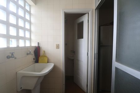 Apartamento para alugar com 146m², 3 quartos e 4 vagas Apartamento para alugar com 146m², 3 quartos e 4 vagasÁrea de Serviço