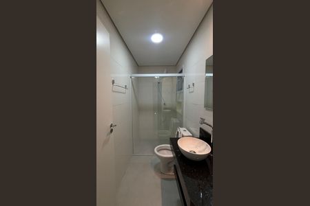 Banheiro de apartamento para alugar com 2 quartos, 49m² em Parque das Nações, Santo André
