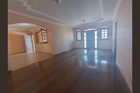 Casa à venda com 120m², 4 quartos e 2 vagas Casa à venda com 120m², 4 quartos e 2 vagasFoto 06