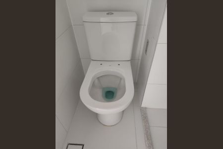 Banheiro de apartamento à venda com 1 quarto, 27m² em Vila Clementino, São Paulo