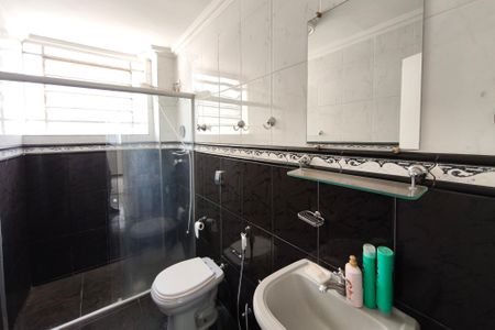 Banheiro de apartamento para alugar com 2 quartos, 67m² em Parque Industrial, Campinas