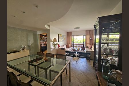 Apartamento para alugar com 158m², 4 quartos e 3 vagasSala